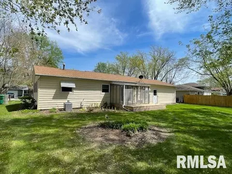 1137 Debbie Ln, Macomb, IL 61455 photo 31