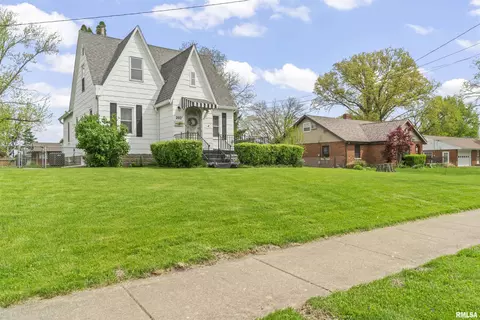 202 W Robinson St, Goodfield, IL 61742 photo 3
