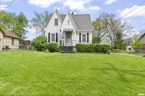 202 W Robinson St, Goodfield, IL 61742 photo 2