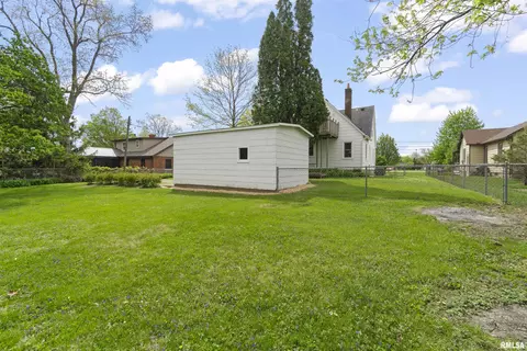 202 W Robinson St, Goodfield, IL 61742 photo 6