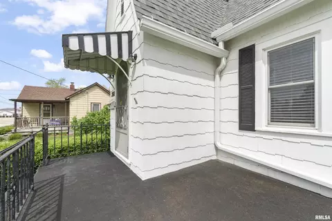 202 W Robinson St, Goodfield, IL 61742 photo 8