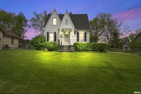 202 W Robinson St, Goodfield, IL 61742