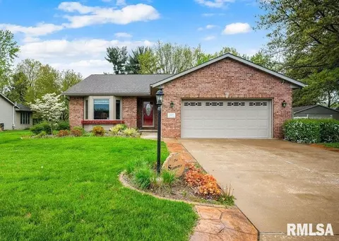 1327 W Lake Ave, Peoria, IL 61614