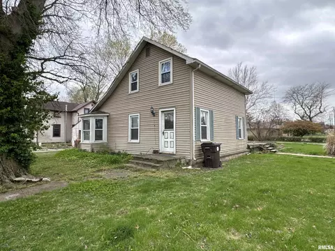 301 S Harris St, Tremont, IL 61568