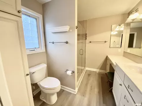 Bath - 112 W Hillside Ct, Dunlap, IL 61525 photo 2 of 7
