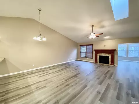 Living - 112 W Hillside Ct, Dunlap, IL 61525 photo 8 of 14