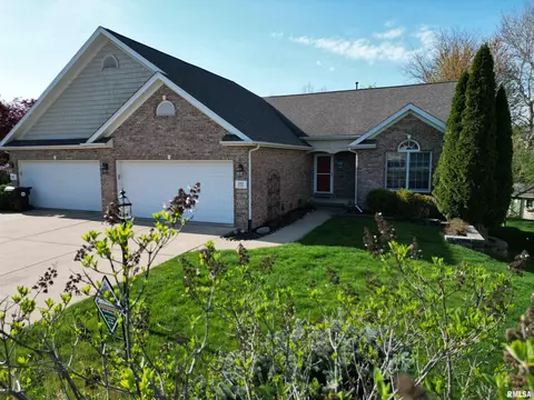 112 W Hillside Ct, Dunlap, IL 61525