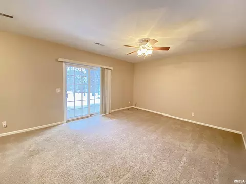 Living - 112 W Hillside Ct, Dunlap, IL 61525 photo 13 of 14