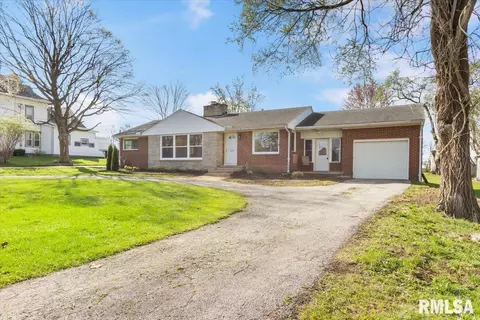 219 E Parkside Dr, Washburn, IL 61570 photo 3