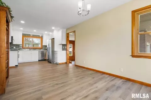 219 E Parkside Dr, Washburn, IL 61570 photo 11