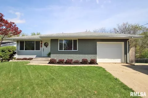 2113 W Winnebago Dr, Peoria, IL 61614