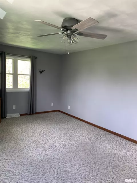 Bedroom - 19135 E 2000th St, Bushnell, IL 61422 photo 4 of 4