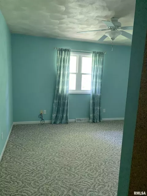 Bedroom - 19135 E 2000th St, Bushnell, IL 61422 photo 3 of 4