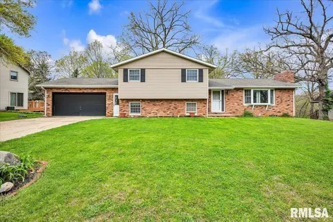 228 Coventry Ln, East Peoria, IL 61611