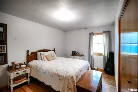 Bedroom - 100 Weber Ln, Delavan, IL 61734 photo 9 of 13