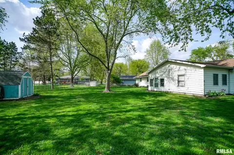 Exterior - 100 Weber Ln, Delavan, IL 61734 photo 3 of 20