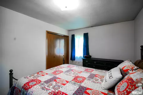 Bedroom - 100 Weber Ln, Delavan, IL 61734 photo 6 of 13