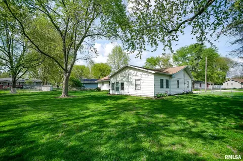 Exterior - 100 Weber Ln, Delavan, IL 61734 photo 2 of 20