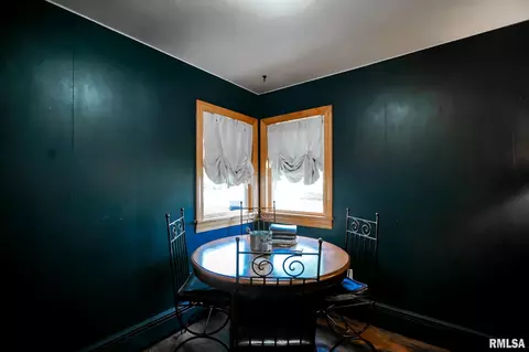 Dining - 100 Weber Ln, Delavan, IL 61734 photo 1 of 3