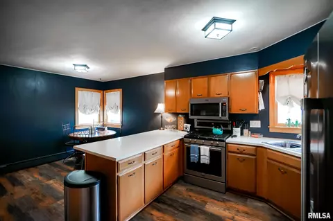 Kitchen - 100 Weber Ln, Delavan, IL 61734 photo 10 of 13