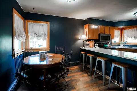 Dining - 100 Weber Ln, Delavan, IL 61734 photo 2 of 3