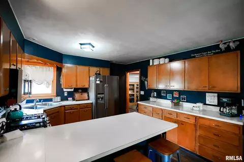 Kitchen - 100 Weber Ln, Delavan, IL 61734 photo 8 of 13