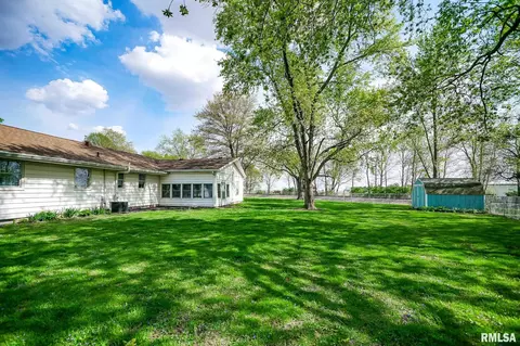 Exterior - 100 Weber Ln, Delavan, IL 61734 photo 11 of 20