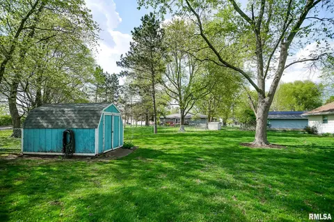Exterior - 100 Weber Ln, Delavan, IL 61734 photo 6 of 20