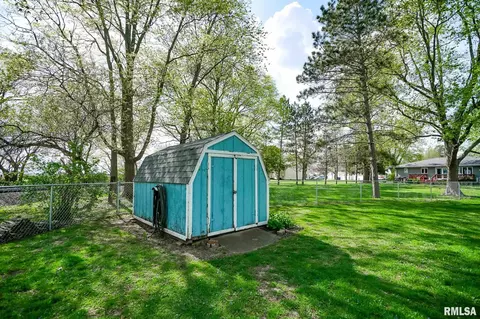 Exterior - 100 Weber Ln, Delavan, IL 61734 photo 4 of 20