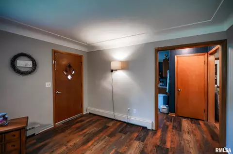 Entry Way - 100 Weber Ln, Delavan, IL 61734 photo 3 of 6