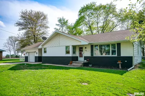 Exterior - 100 Weber Ln, Delavan, IL 61734 photo 19 of 20