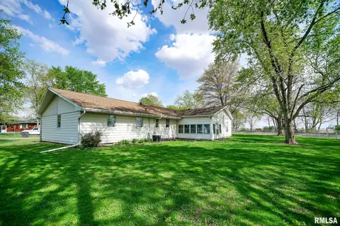 Exterior - 100 Weber Ln, Delavan, IL 61734 photo 10 of 20