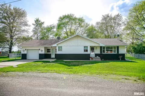 Exterior - 100 Weber Ln, Delavan, IL 61734 photo 17 of 20