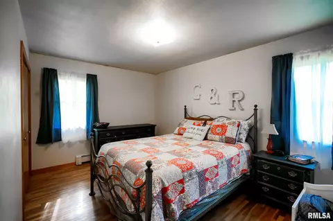 Bedroom - 100 Weber Ln, Delavan, IL 61734 photo 5 of 13