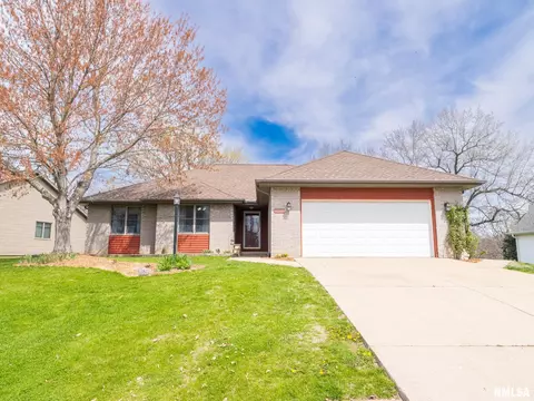 4502 S Misty Isle Pt, Mapleton, IL 61547