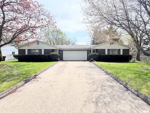 316318 E Woodlawn Pl, Peoria, IL 61614
