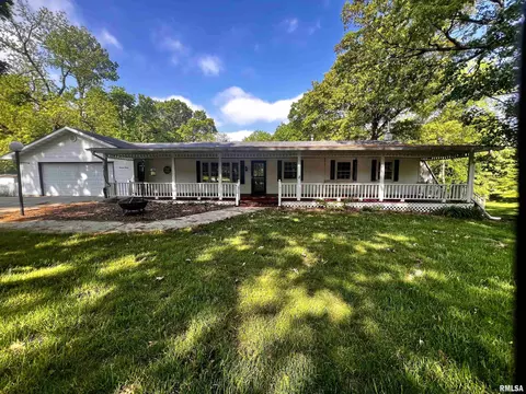 1630 Woodland Knolls Rd, Metamora, IL 61548