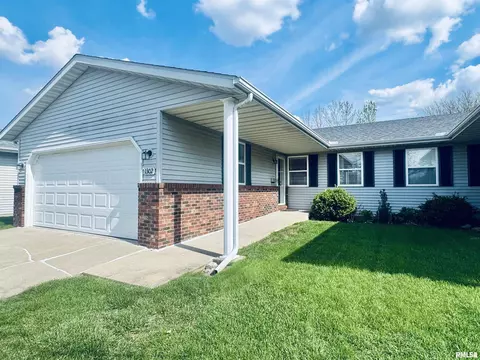 1302 Miller St, Washington, IL 61571