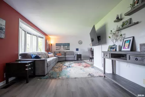 Living - 4823 S Valeta Ct, Mapleton, IL 61547 photo 1 of 4