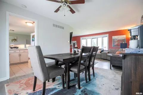 Dining - 4823 S Valeta Ct, Mapleton, IL 61547 photo 3 of 4