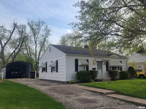 820 W Ridgemont Rd, Peoria, IL 61614
