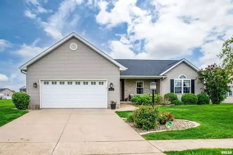 800 Debates St, Washington, IL 61571