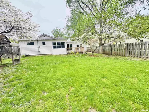 711 E Piper St, Macomb, IL 61455 photo 5