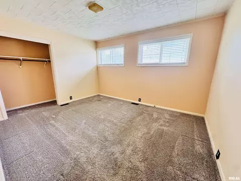 711 E Piper St, Macomb, IL 61455 photo 20