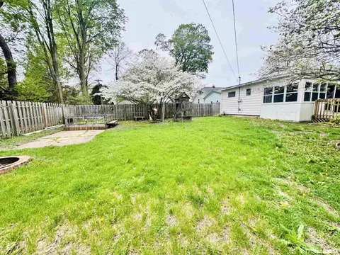 711 E Piper St, Macomb, IL 61455 photo 3