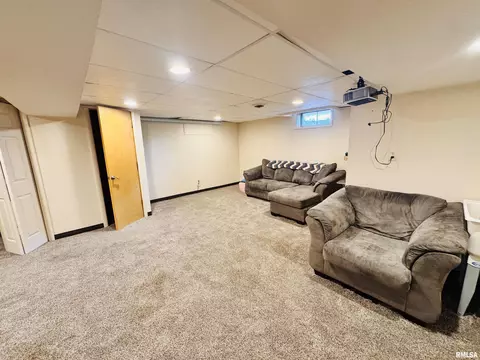 711 E Piper St, Macomb, IL 61455 photo 32