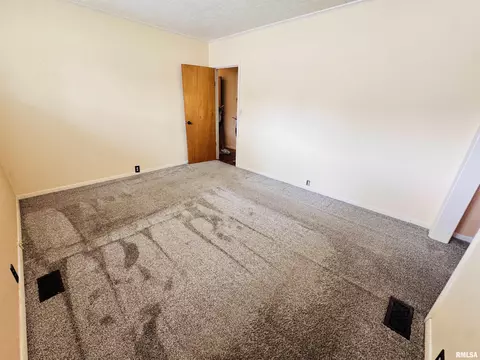 711 E Piper St, Macomb, IL 61455 photo 19