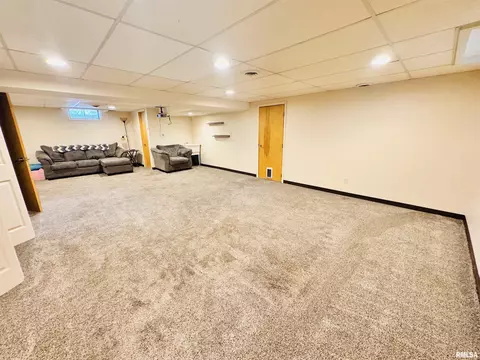 711 E Piper St, Macomb, IL 61455 photo 31