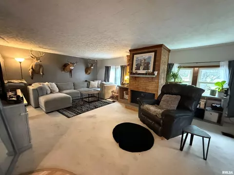 Living - 1320 E Wheeler St, Macomb, IL 61455 photo 2 of 2