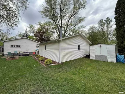 Exterior - 1320 E Wheeler St, Macomb, IL 61455 photo 8 of 8